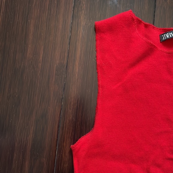 Red tank top - Picture 3 of 5